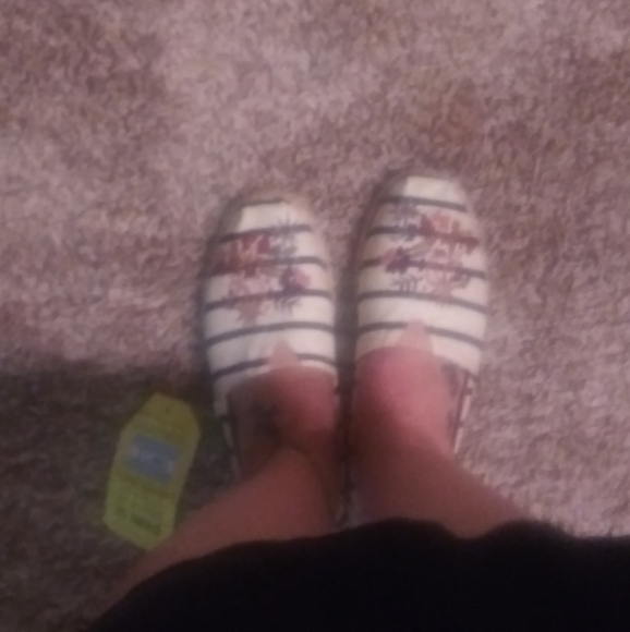 Toms design shoes - Picture 5 of 5